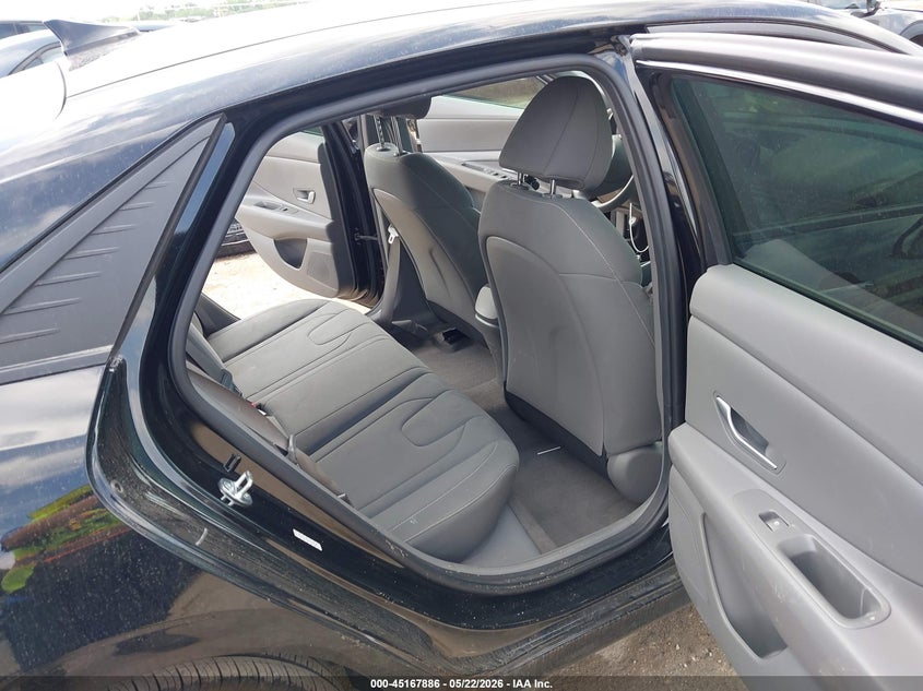 2023 HYUNDAI ELANTRA auction photo 8