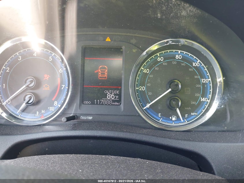 VIN 2T1BURHE5JC087628 2018 TOYOTA COROLLA LE
