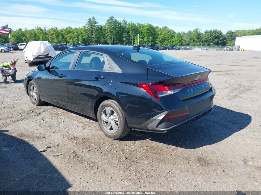 2026 HYUNDAI ELANTRA auction photo 3