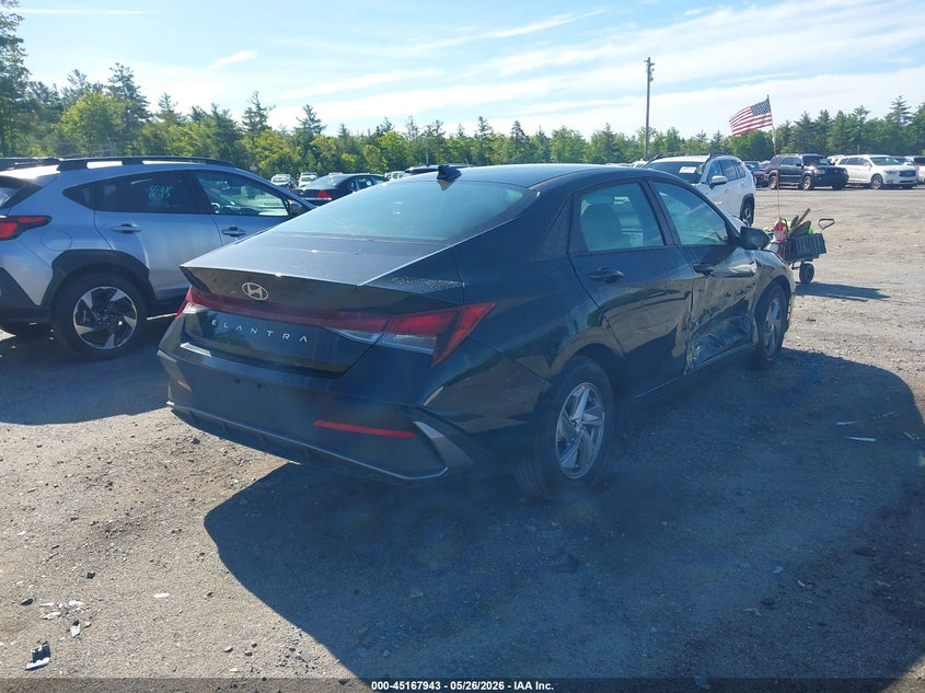 2026 HYUNDAI ELANTRA auction photo 4