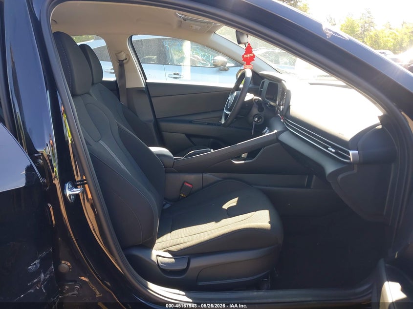 2026 HYUNDAI ELANTRA auction photo 5