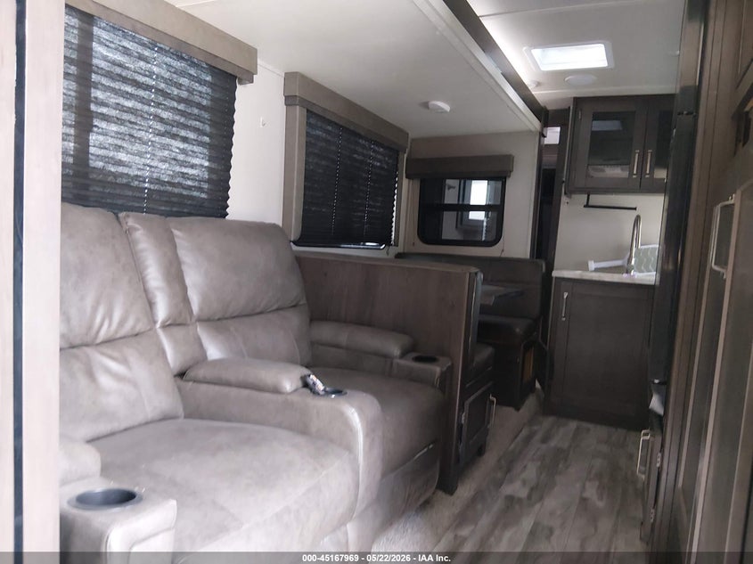 2022 GRAND DESIGN TRANSCEND auction photo 5