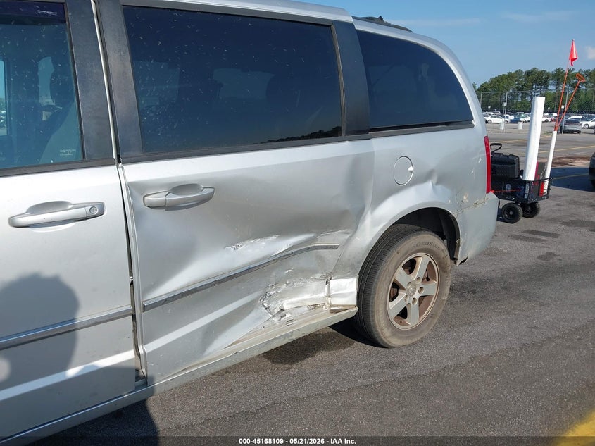 2010 DODGE GRAND CARAVAN auction photo 6