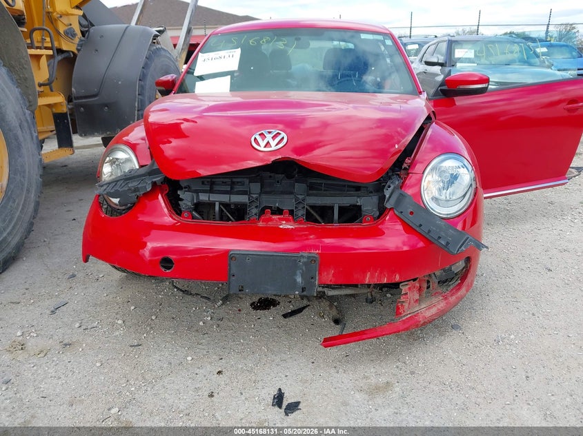 2013 Volkswagen Beetle 2.5L VIN: 3VWJP7AT2DM609995 Lot: 45168131