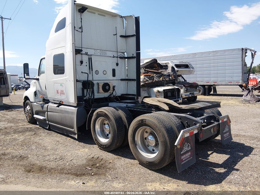 2021 INTERNATIONAL LT auction photo 3