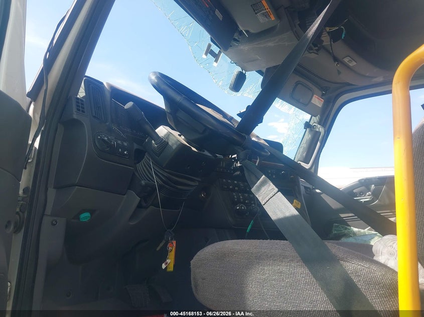 2021 INTERNATIONAL LT auction photo 7