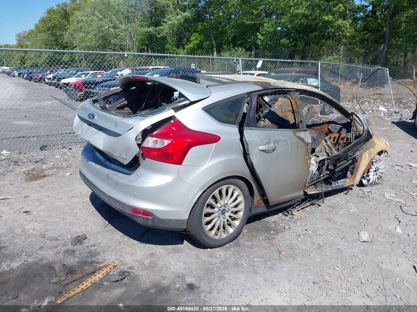 1FAHP3N21CL471657 2012 Ford Focus 2.0 Titanium silver