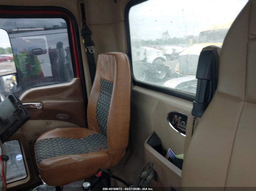 2016 MACK 700 auction photo 7