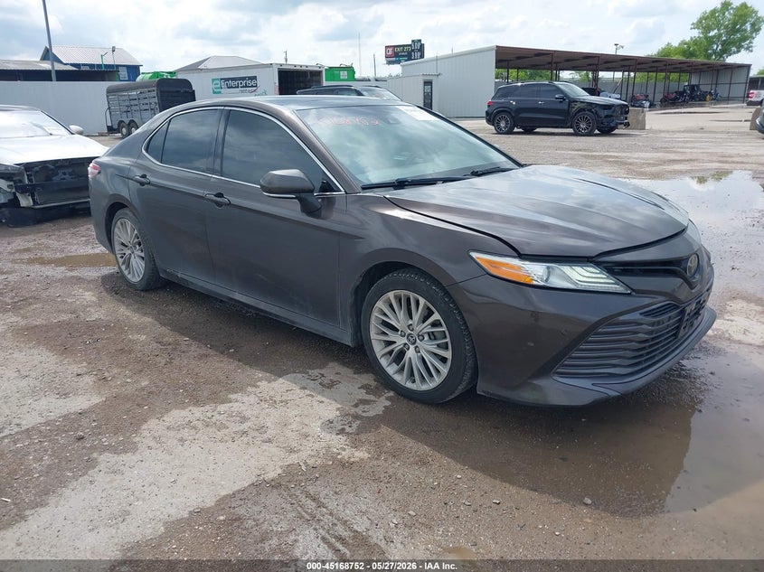 2018 TOYOTA CAMRY XLE