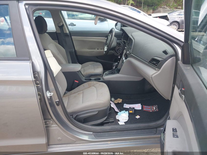 2019 HYUNDAI ELANTRA auction photo 5