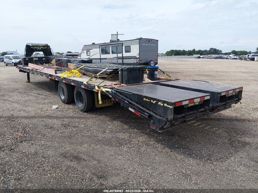 2022 GATOR FLATBED GOOSENECK TRAILER auction photo 3