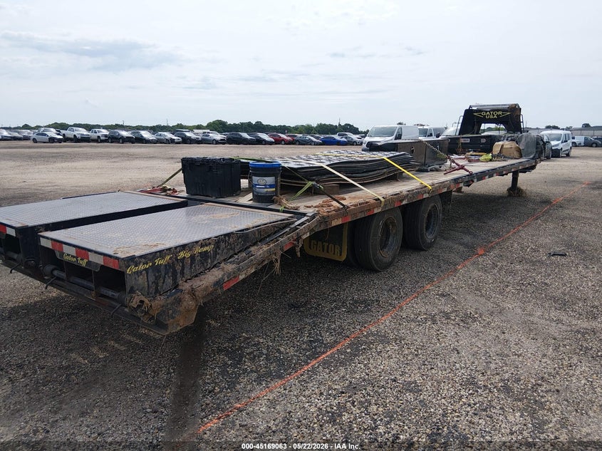 2022 GATOR FLATBED GOOSENECK TRAILER auction photo 4