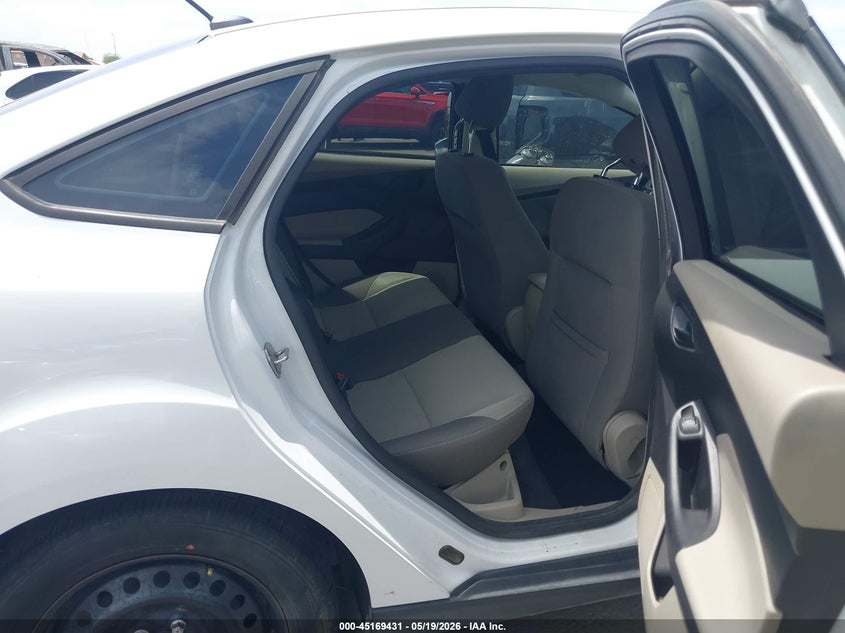 2012 Ford Focus 2.0 Se white Lot 111045169431 Vin 1FAHP3F23CL338249