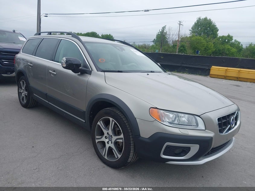 2013 VOLVO XC70 T6
