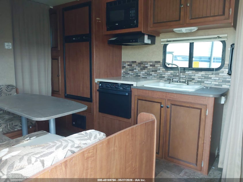 2013 JAYCO JAY FEATHER auction photo 5