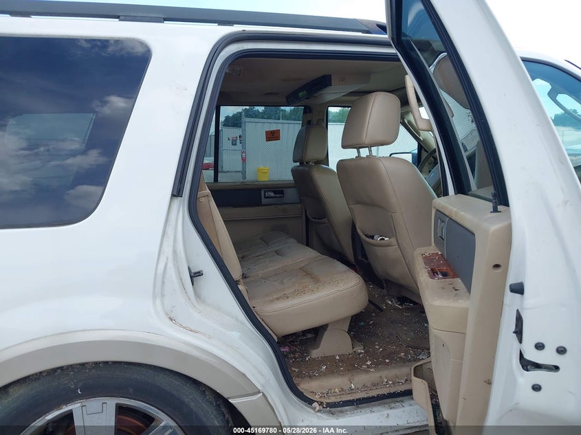 2008 Ford Expedition Eddie Bauer/King Ranch VIN: 1FMFU18548LA19371 Lot: 45169780