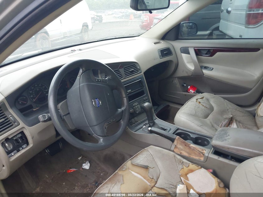 2003 Volvo V70 2.4 VIN: YV1SW61T432327183 Lot: 45169798
