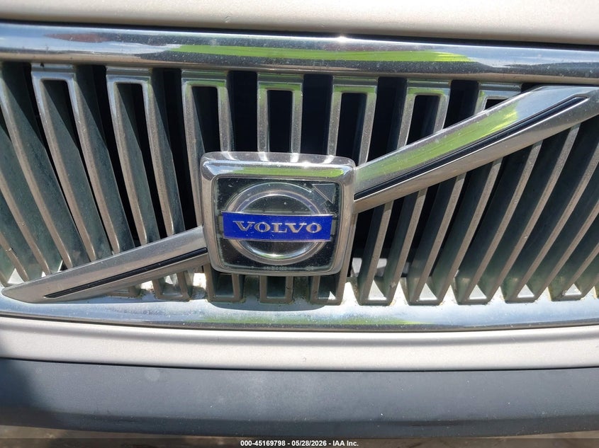 2003 Volvo V70 2.4 VIN: YV1SW61T432327183 Lot: 45169798
