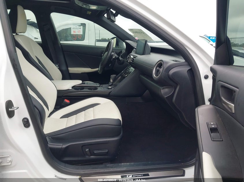 2021 LEXUS IS 350 auction photo 5