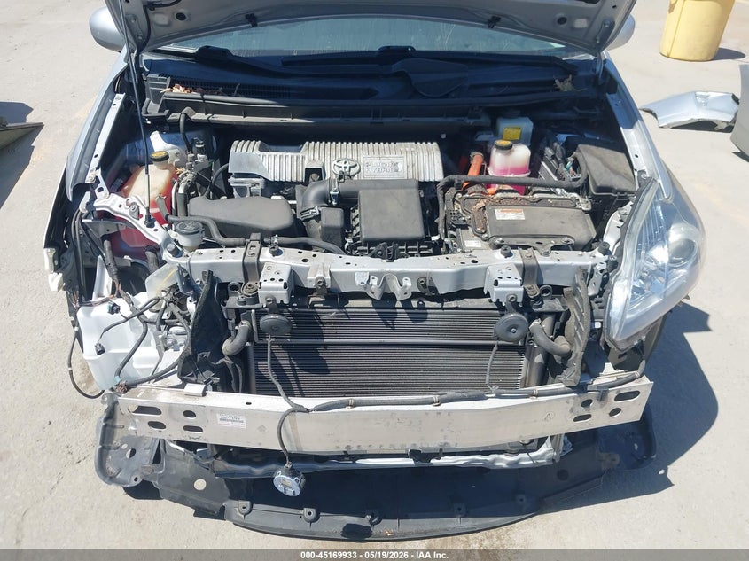 2014 TOYOTA PRIUS HATCHBACK 1.8L I-4 DOHC, VVT, 98HP