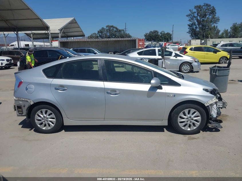 2014 TOYOTA PRIUS HATCHBACK 1.8L I-4 DOHC, VVT, 98HP