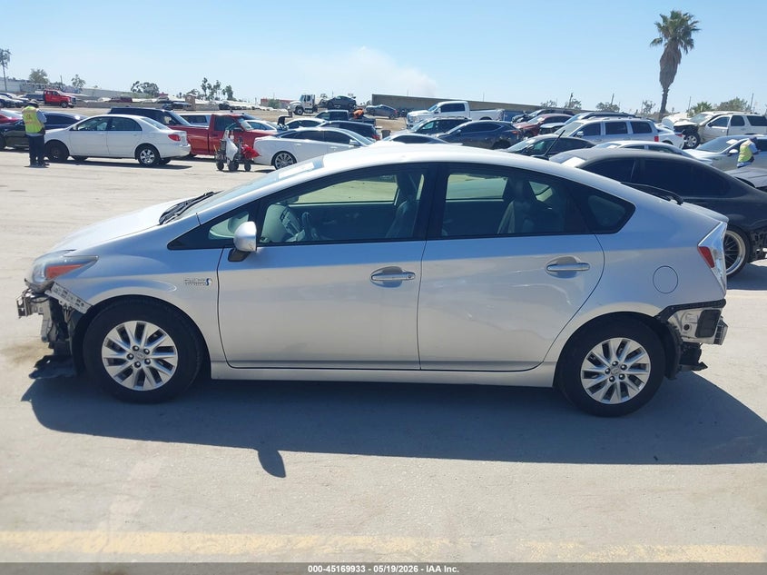 2014 TOYOTA PRIUS HATCHBACK 1.8L I-4 DOHC, VVT, 98HP