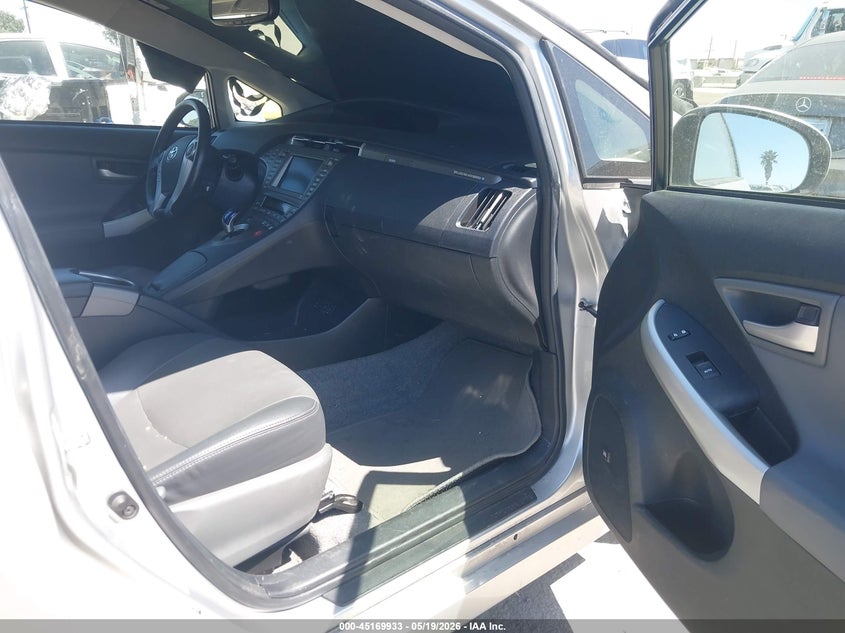 2014 TOYOTA PRIUS HATCHBACK 1.8L I-4 DOHC, VVT, 98HP