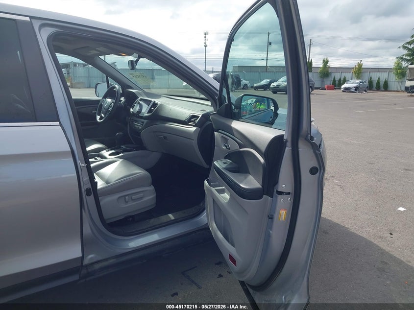 2017 HONDA PILOT auction photo 5