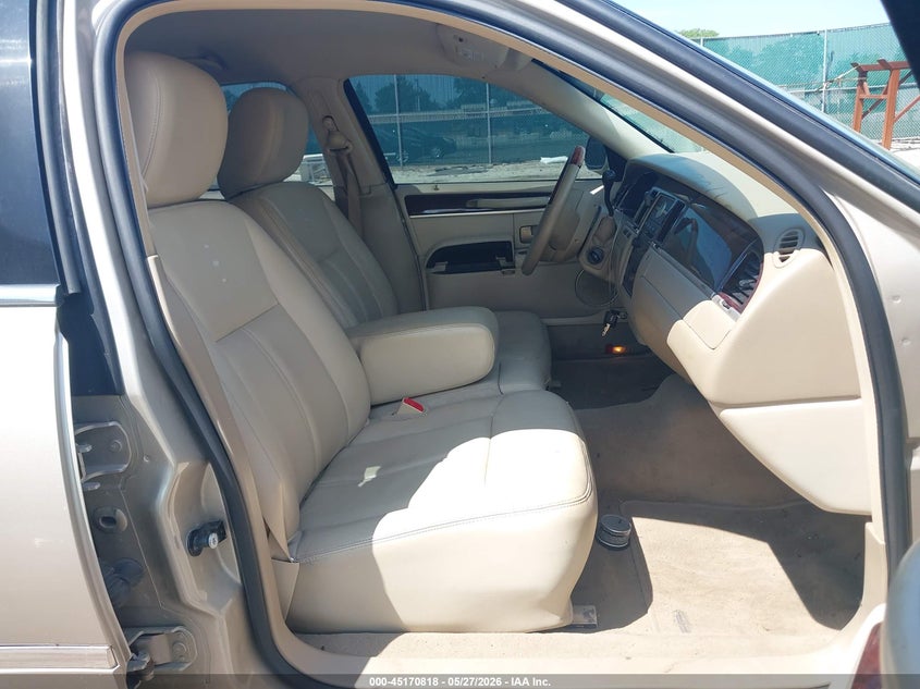 2011 LINCOLN TOWN CAR SEDAN 4.6L V-8 239HP