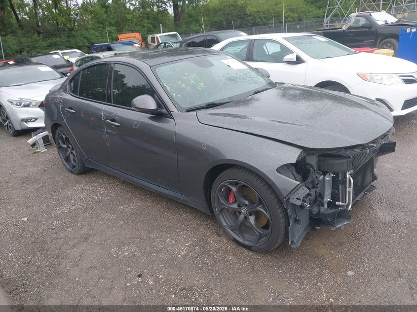 Vin: zarfaeen7j7572285, lot: 45668560, alfa romeo giulia ti sport awd 2018 img_1