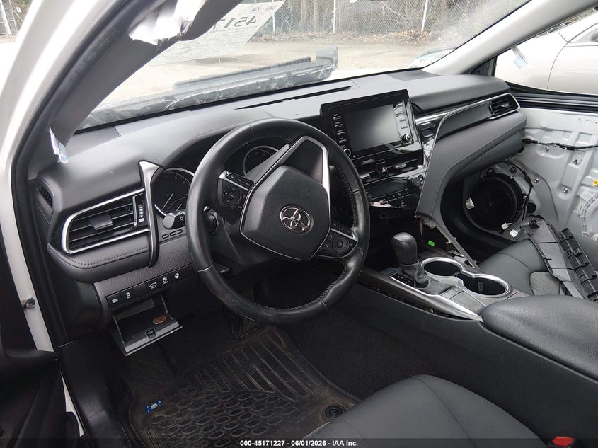 TOYOTA CAMRY - zdjęcie 15