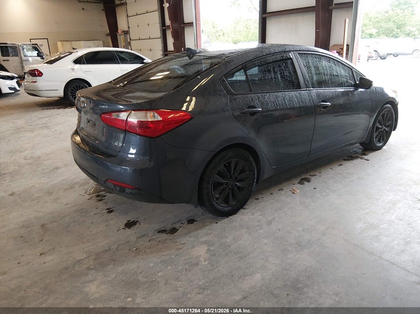 2015 KIA FORTE auction photo 4
