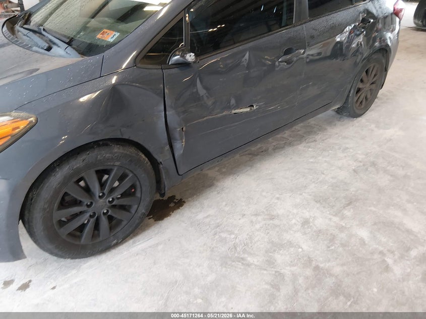 2015 KIA FORTE auction photo 6