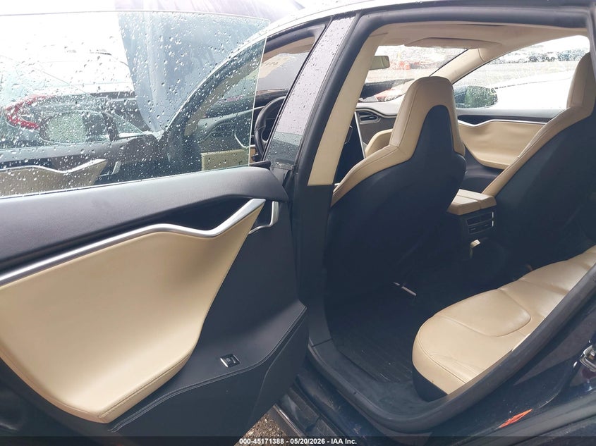 2013 Tesla Model S VIN: 5YJSA1DN7DFP27077 Lot: 45171388