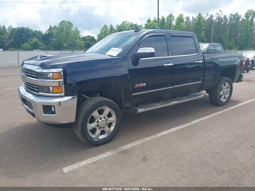 2018 CHEVROLET SILVERADO 2500HD auction photo 2