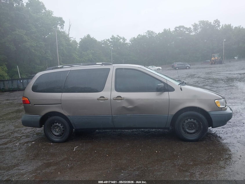 1999 Toyota Sienna Le VIN: 4T3ZF13C4XU149843 Lot: 45171451