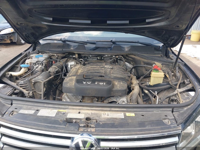 2016 Volkswagen Touareg Vr6 Lux VIN: WVGEF9BP8GD004573 Lot: 45171465