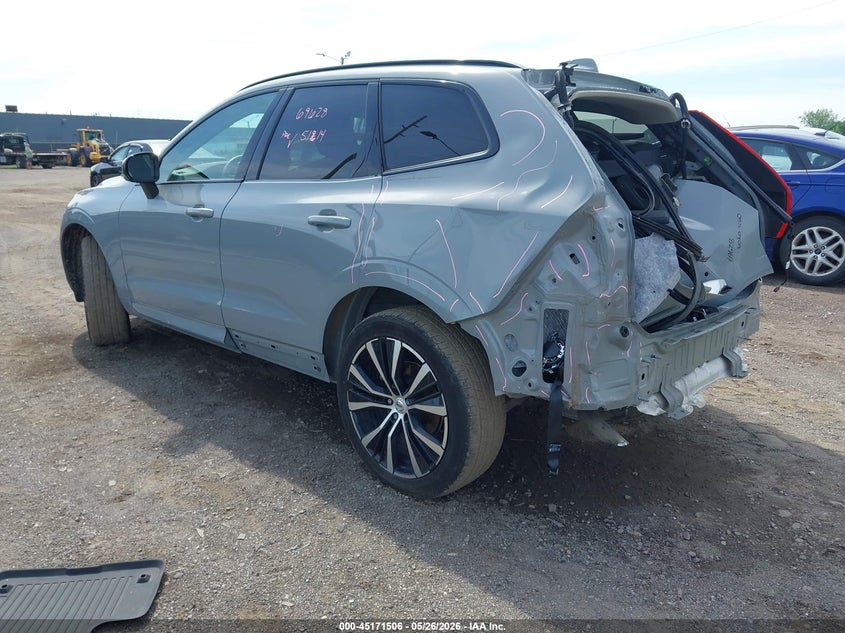 Vin: yv4l12rl1r1782431, lot: 45669192, volvo xc60 b5 plus dark theme 20243