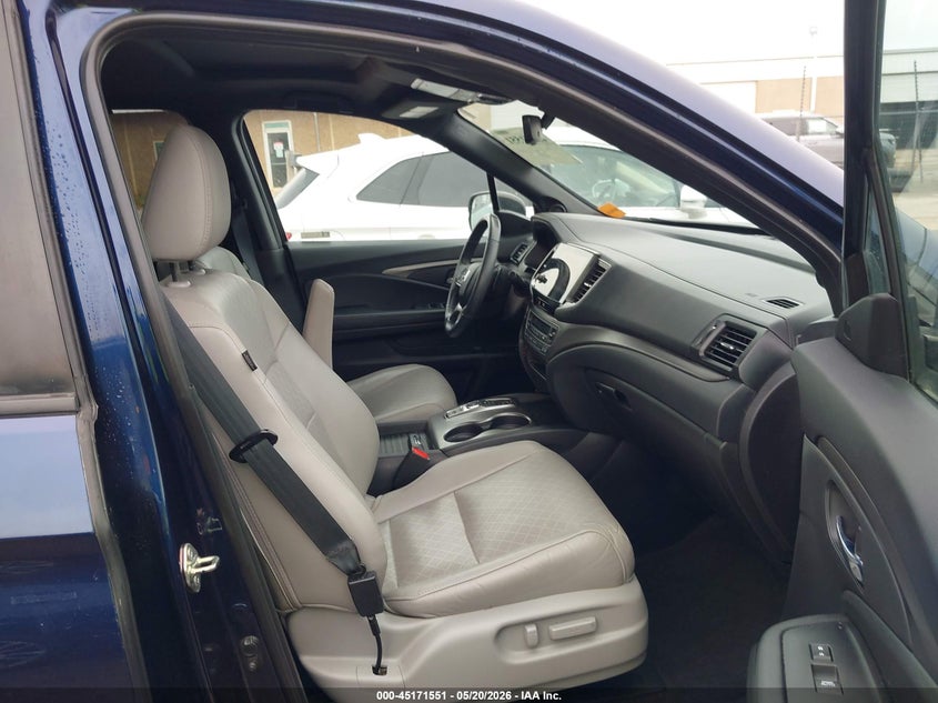 VIN 5FNYF8H51KB018978 2019 HONDA PASSPORT EX-L