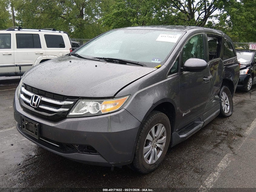 2015 HONDA ODYSSEY auction photo 2