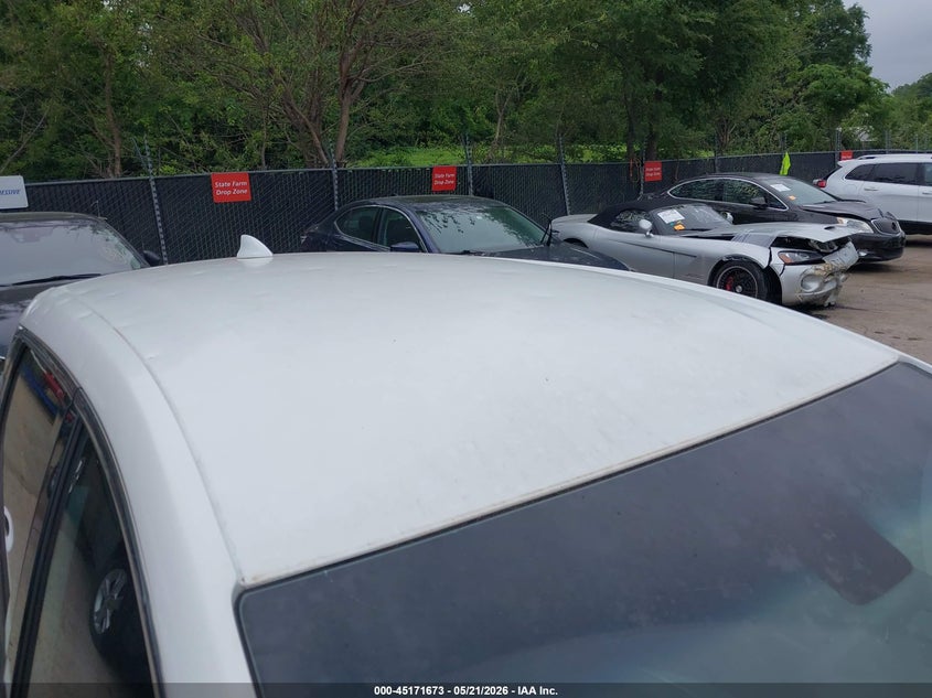 2017 CHEVROLET BOLT EV auction photo 6