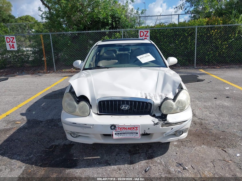 2002 Hyundai Sonata Gls/Lx VIN: KMHWF35H92A561282 Lot: 45171918