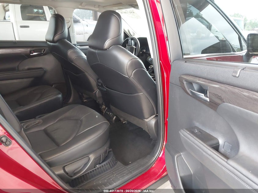 2021 TOYOTA HIGHLANDER auction photo 8