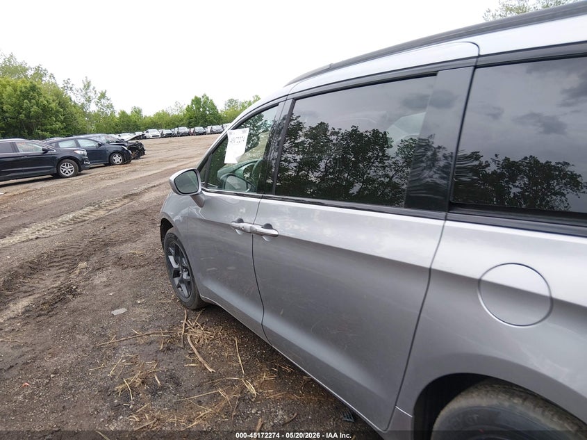CHRYSLER PACIFICA - zdjęcie 15