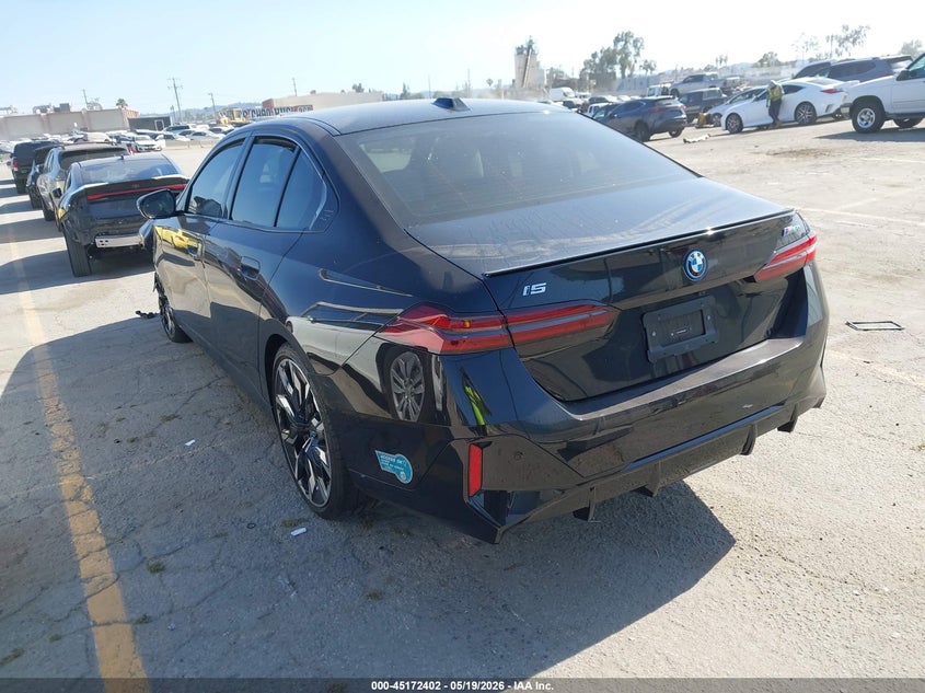 Vin: wby43fk03rcn96580, lot: 45670088, bmw i5 m60 20243