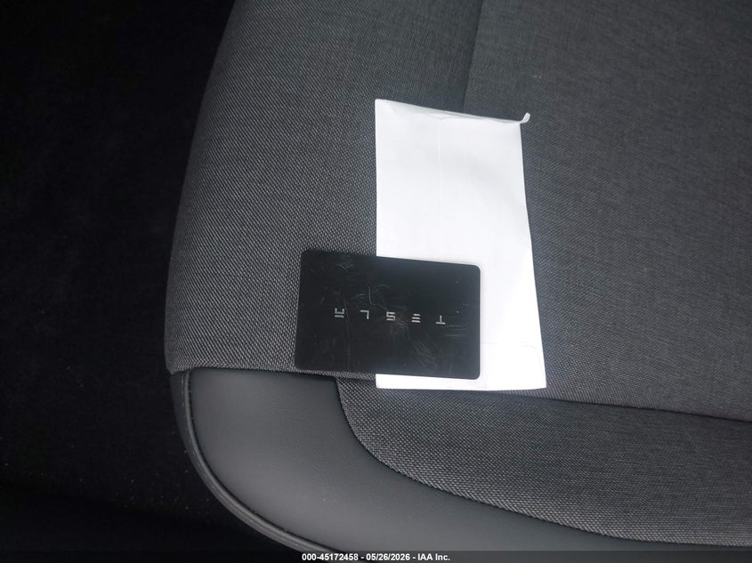 TESLA MODEL 3 - zdjęcie 11