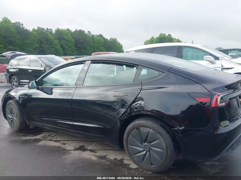 TESLA MODEL 3 - zdjęcie 14