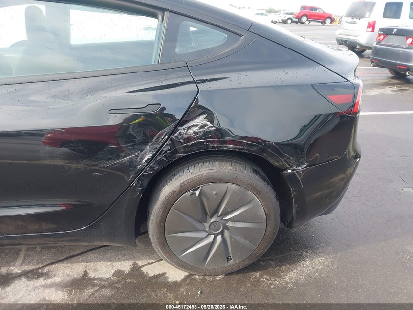 TESLA MODEL 3 - zdjęcie 21