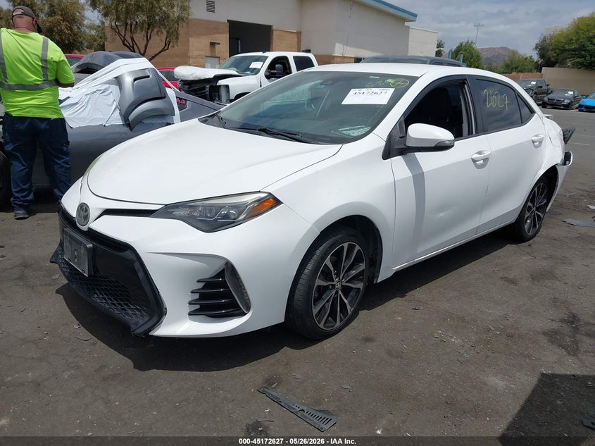 2017 Toyota Corolla Se 5YFBURHE8HP696058 photo 1