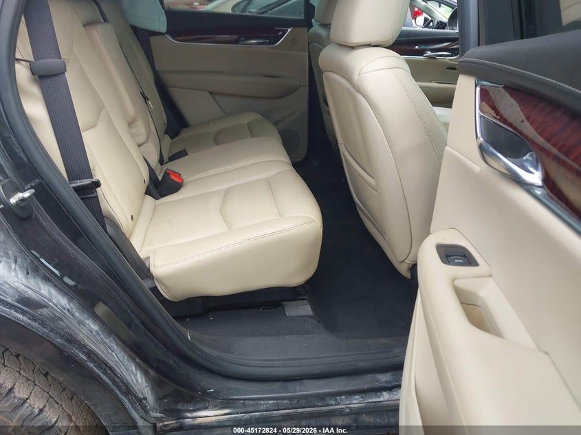 CADILLAC XT5 - zdjęcie 8